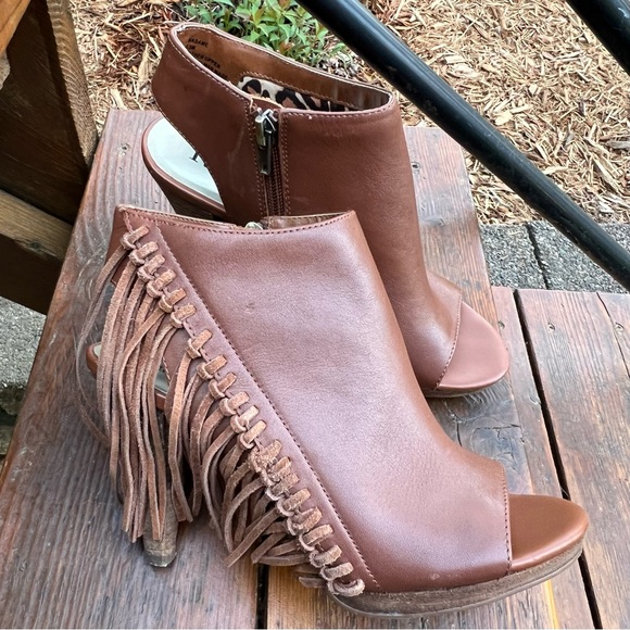 REBA BROWN MADAME PEEP TOE FRINGE LEATHER HEELED BOOTIES SIZE 6.5 - Picture 15 of 16